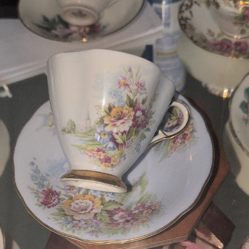 LBone Windsor Floral Teacup and Saucer Set
